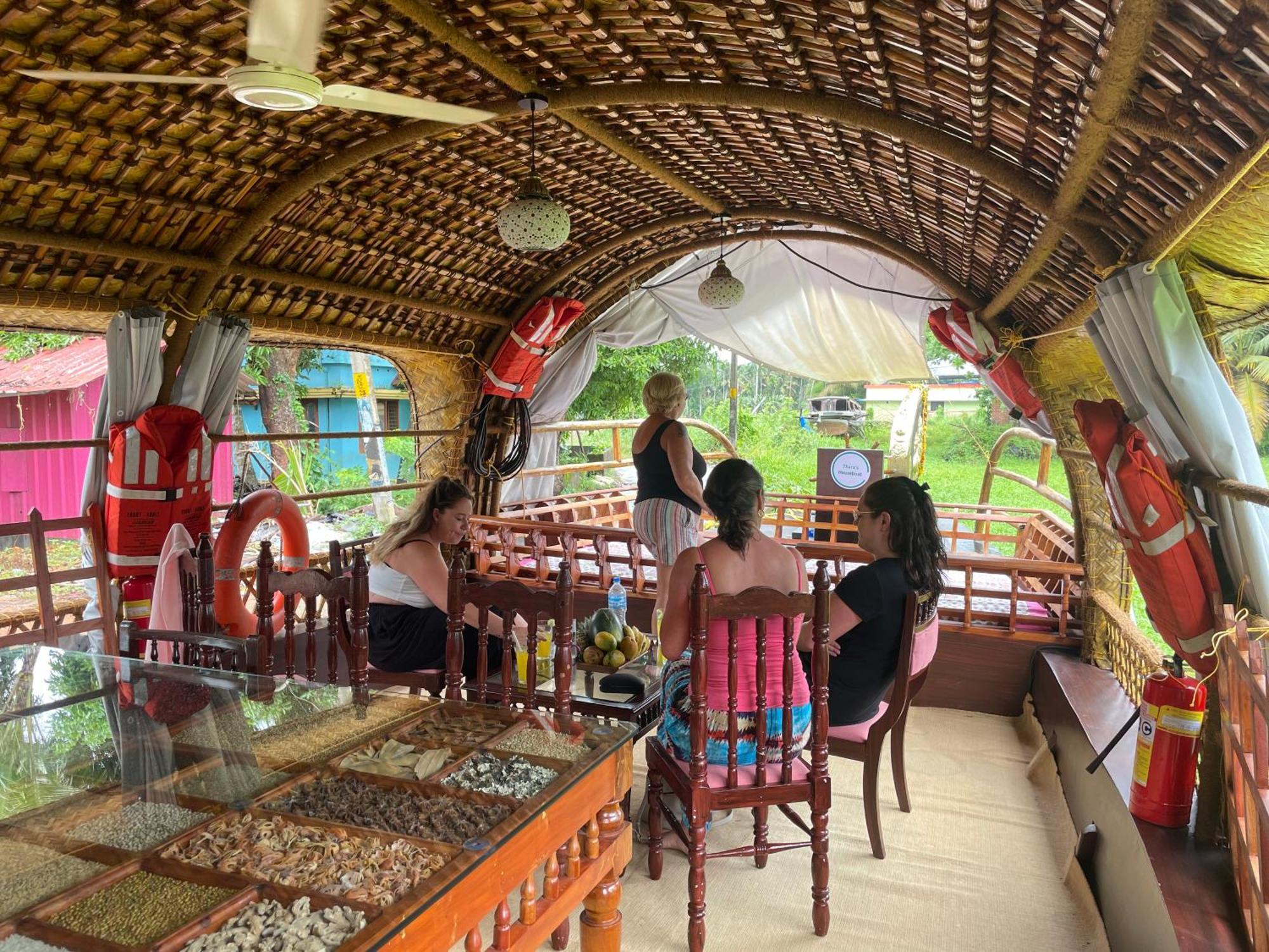 מלון Alappuzha Thara'S Houseboat מראה חיצוני תמונה