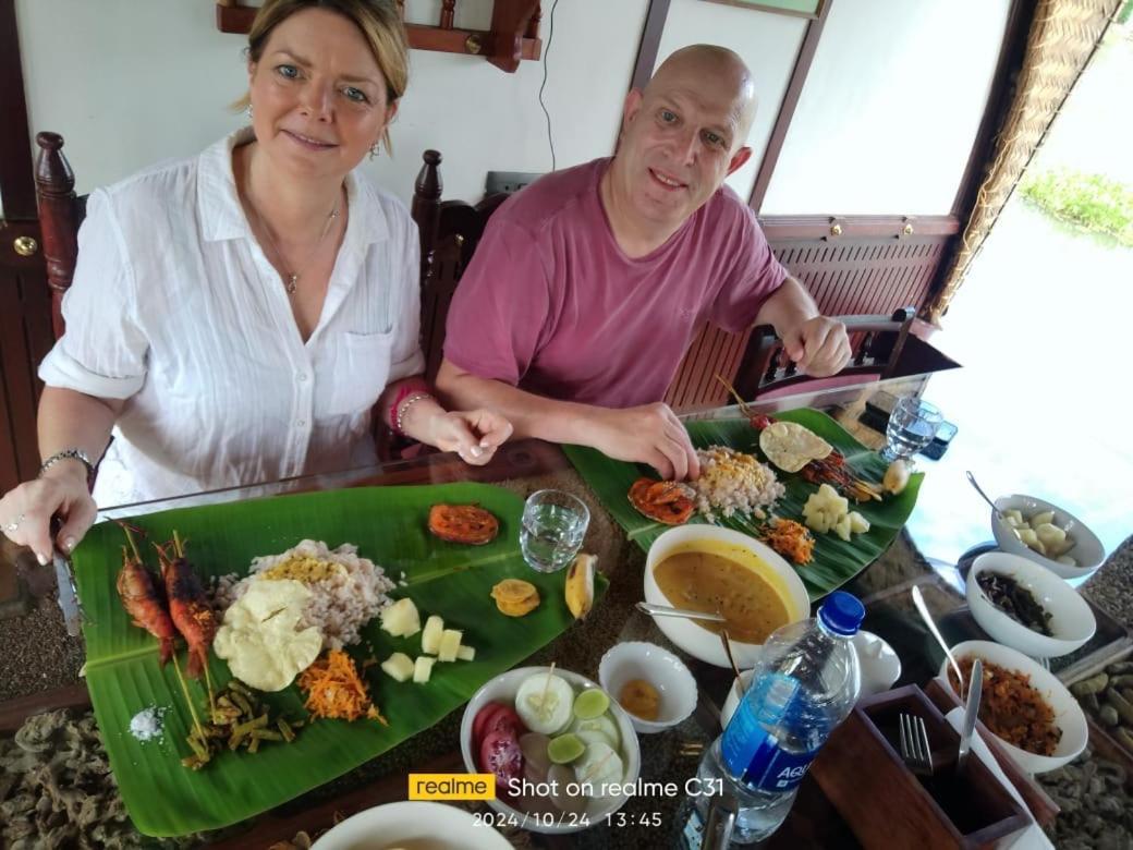 מלון Alappuzha Thara'S Houseboat מראה חיצוני תמונה