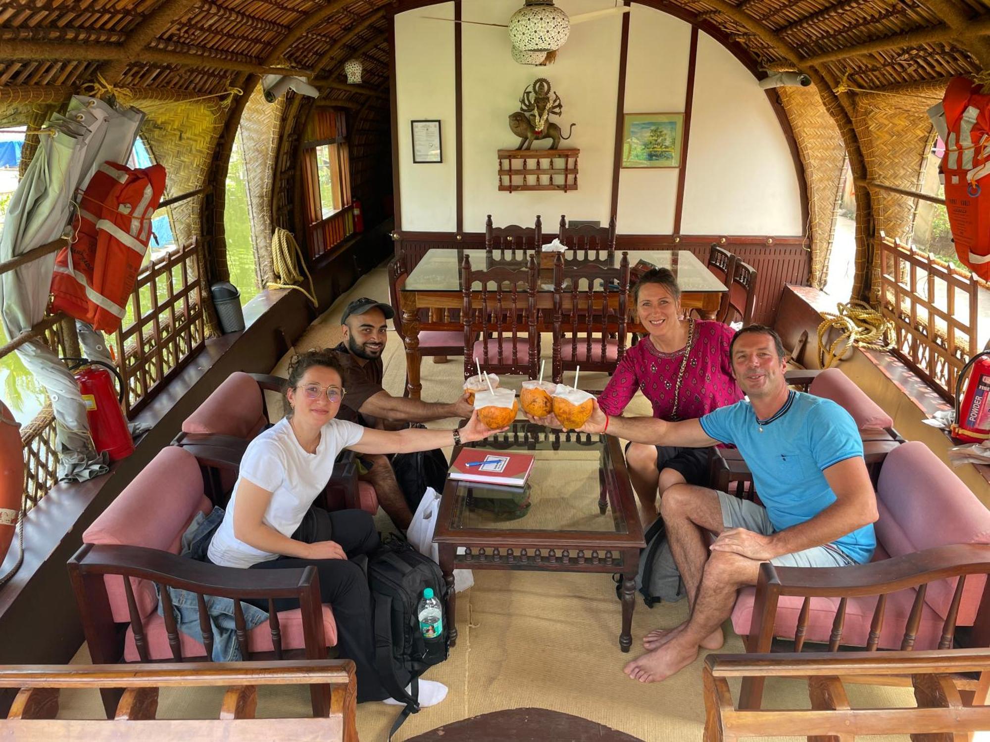 מלון Alappuzha Thara'S Houseboat מראה חיצוני תמונה